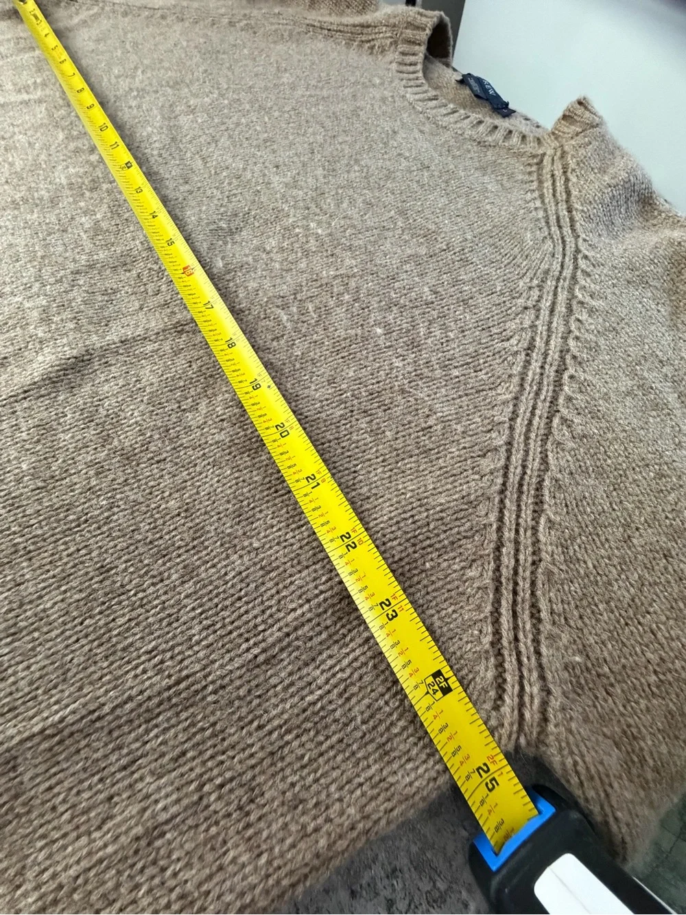 J. Crew Men Crewneck Lambs Wool Sweater Size Large Brown Minimalist Quiet Luxury